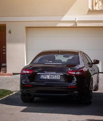 Maserati Ghibli cena 199000 przebieg: 64782, rok produkcji 2018 z Szczecin małe 46